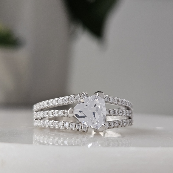 Trillion Curved white sapphire gem ring, solid 925 Sterling Silver Charmed Aroma - Picture 6 of 6